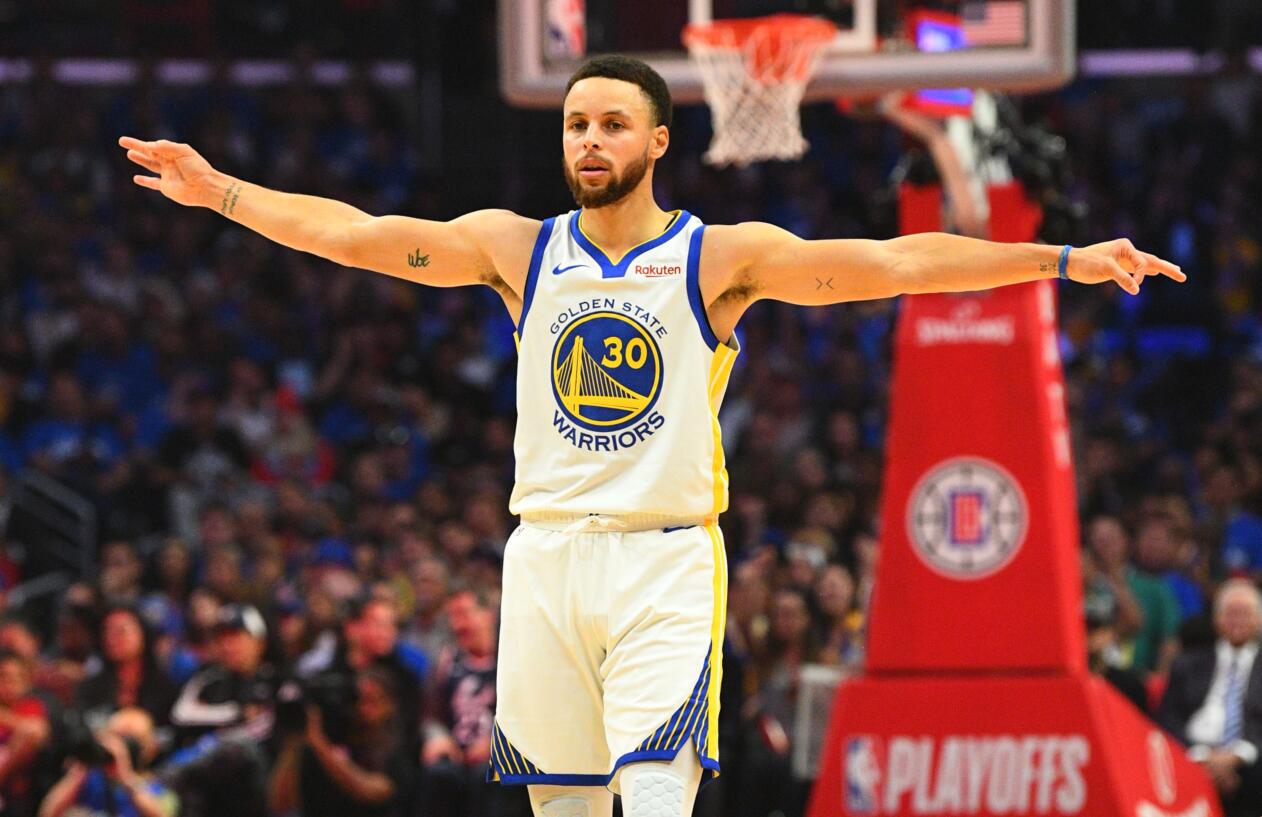 伦纳德生涯第9次砍下40+，上一次是在23年12月（伦纳德再度斩获40+，生涯第9次，上一次发生在2023年12月）