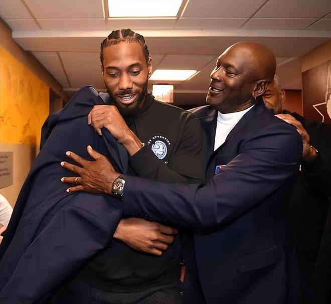 篮球湖人球员社媒晒训练日常（湖人球员在社交平台晒日常训练）