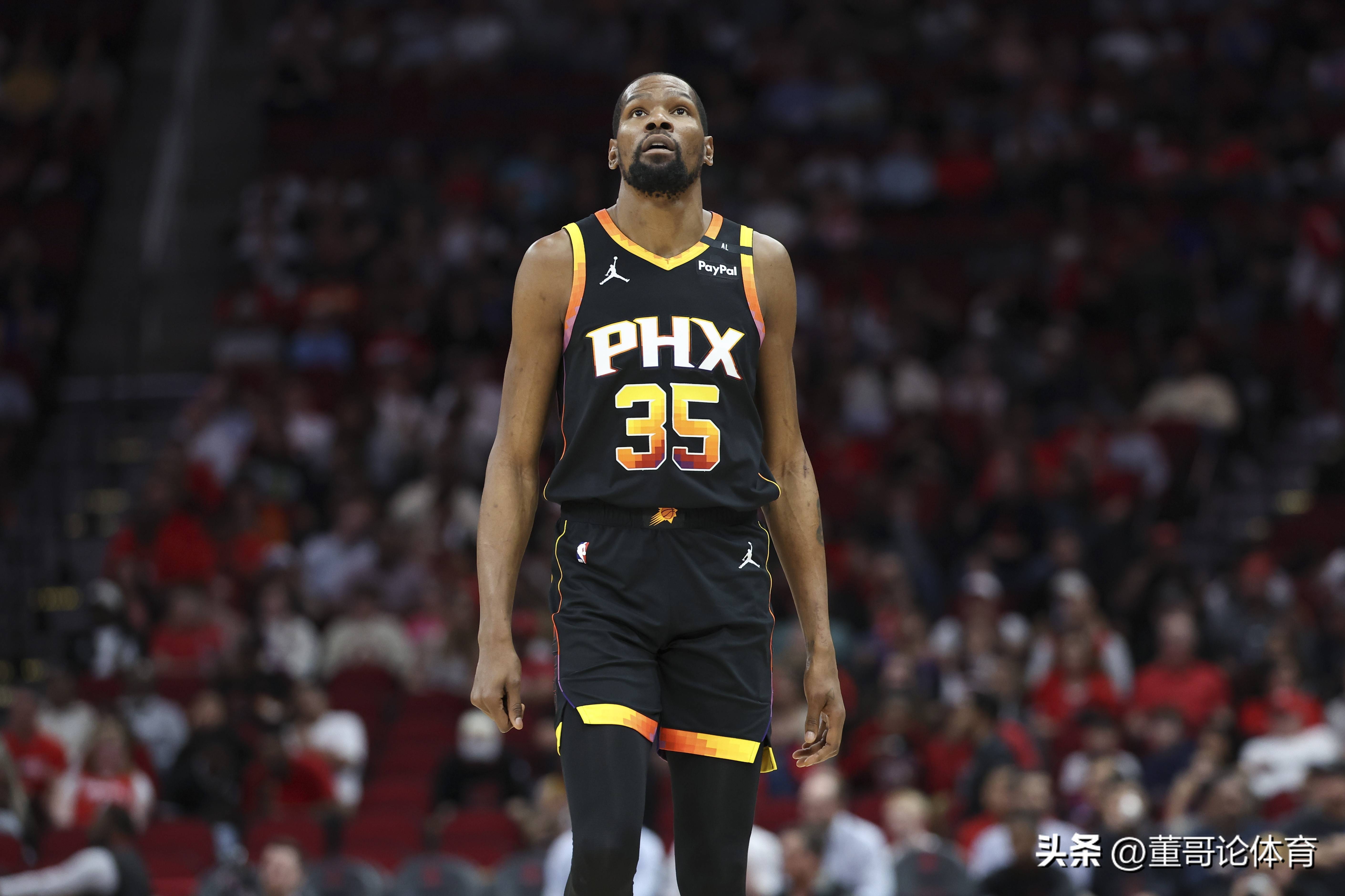 重创！阿诺德伤停两月 皇马右路告急 欧冠生死战遭遇防线危机（噩耗！阿诺德伤停两月 皇马右路拉响警报 欧冠生死战后防告急）