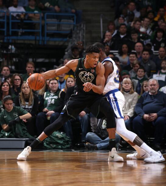 HWG！罗马诺：切尔西母公司签下16岁布基纳法索中场宗戈（罗马诺确认：切尔西母公司完成签约16岁布基纳法索中场宗戈）