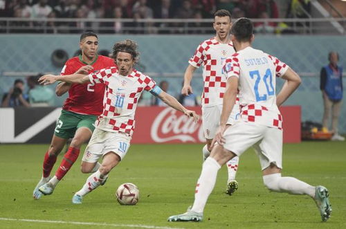 FIFPRO年度最佳11人：登贝莱、姆巴佩、亚马尔领衔，贝林厄姆入围（FIFPRO年度最佳11人出炉：姆巴佩、登贝莱、亚马尔领衔，贝林厄姆入选）