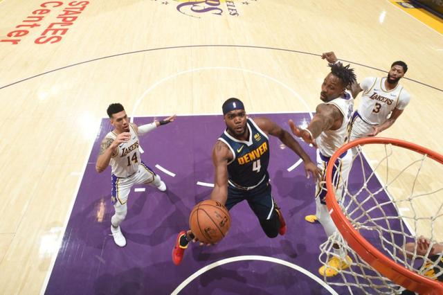 斯卢茨基：遗憾连续两年错失冠军，我们有时只能用2-3名外援（斯卢茨基：连续两季无缘桂冠成憾，球队一度仅能上2-3名外援）