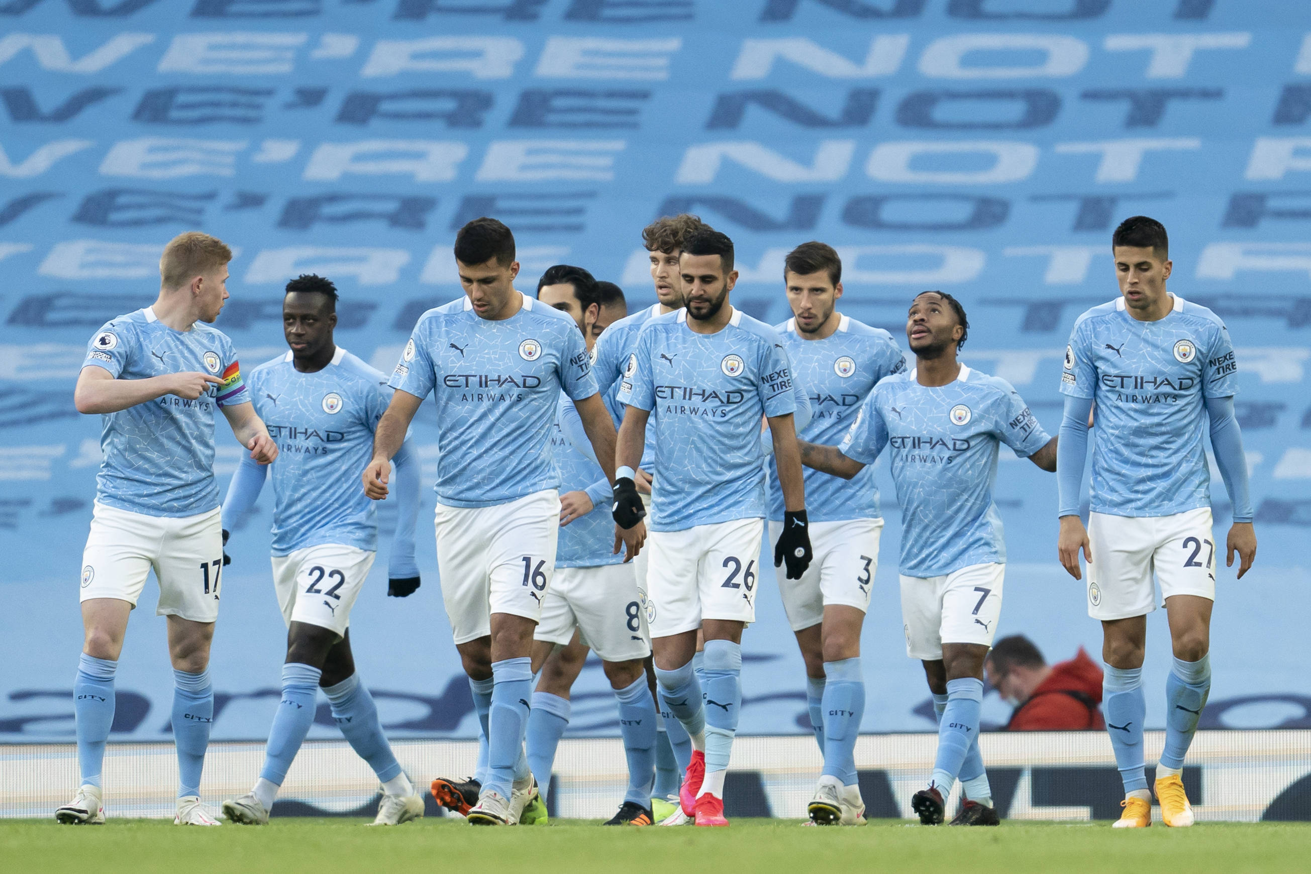 老雷：我无法想象贝林厄姆在世界杯上不首发；更担心后防不稳（老雷：贝林厄姆世界杯应铁定首发，我更担忧后防隐患）