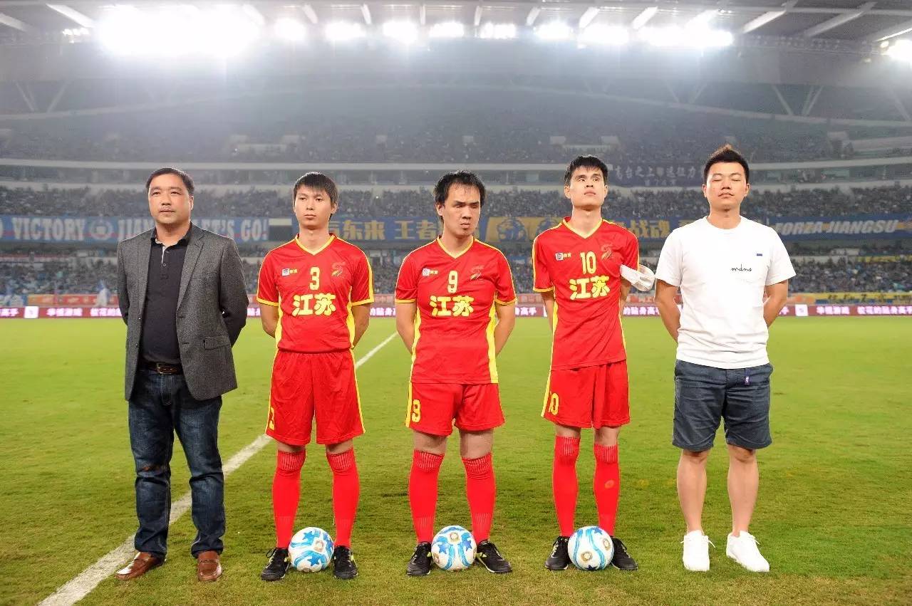 足球中如何快速阅读比赛？（如何在足球比赛中快速读懂局势？）