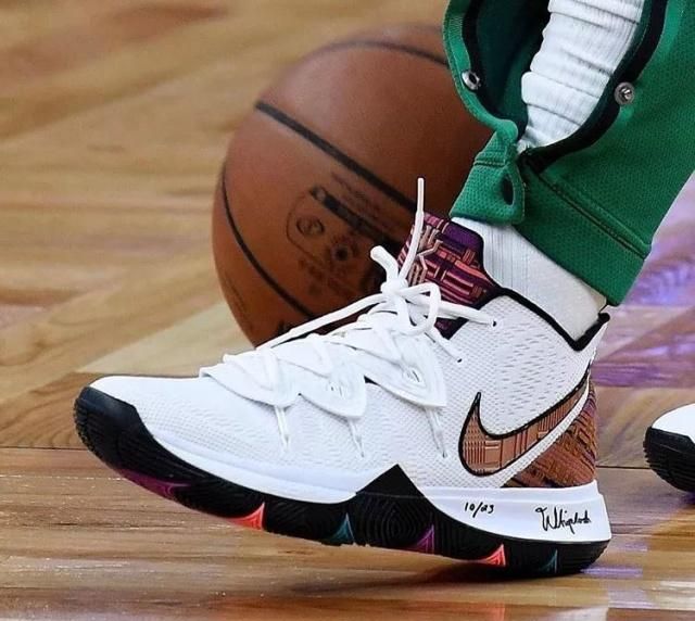 TA：利物浦球迷拒为种族歧视认罪，涉嫌英超首轮骂塞梅尼奥（TA：被指英超首轮对塞梅尼奥实施种族辱骂，利物浦球迷拒绝认罪）