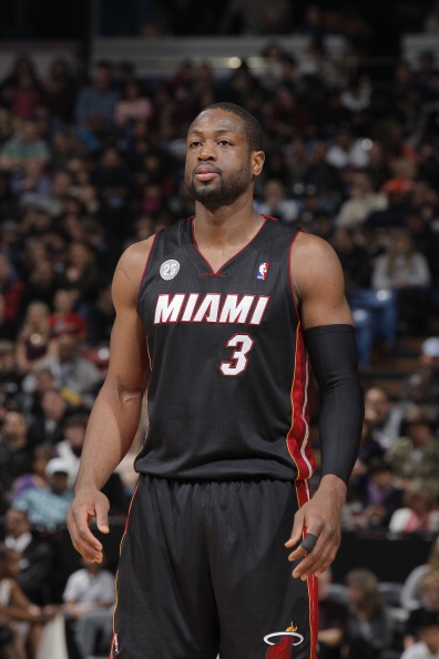 蒙克半场数据惨淡，仅得2分2助攻（蒙克半场表现低迷，仅有2分2助攻）