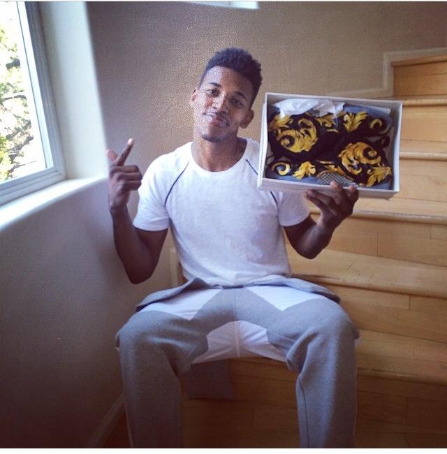 英媒：两家沙特球队将在1月报价萨拉赫，金额远低于2亿镑（英媒称两家沙特俱乐部拟于1月求购萨拉赫，报价大幅低于2亿英镑）