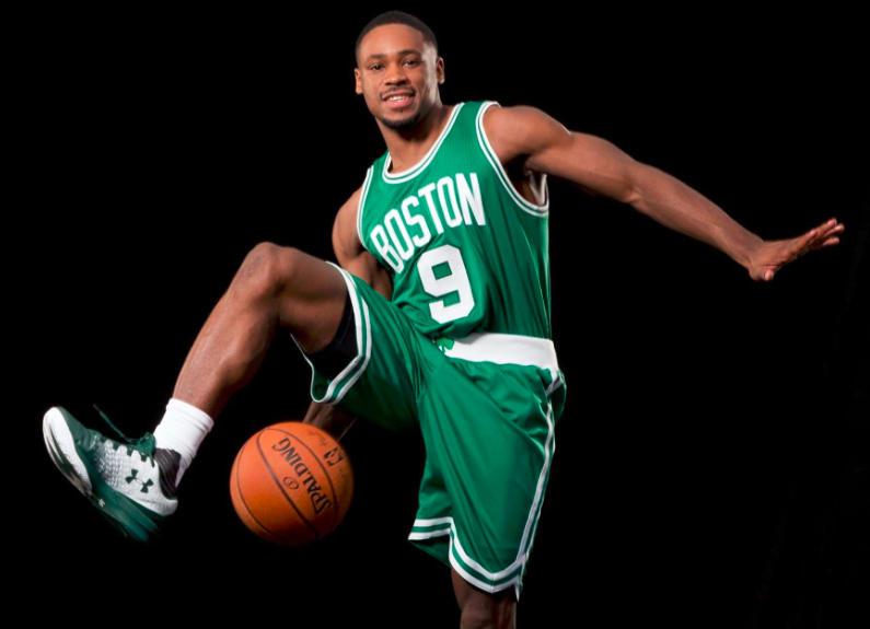 欧冠最新积分榜：阿森纳6战全胜领跑，曼城升至第4&皇马第7（欧冠积分榜更新：阿森纳六连胜居首，曼城升至第4，皇马第7）