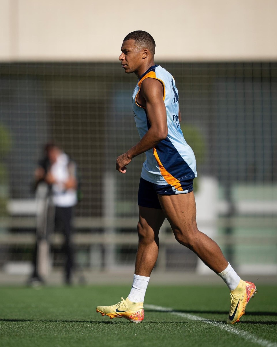 中国人寿客户探秘CBA俱乐部是怎样的体验？（中国人寿客户走进CBA俱乐部究竟是种怎样的体验？）